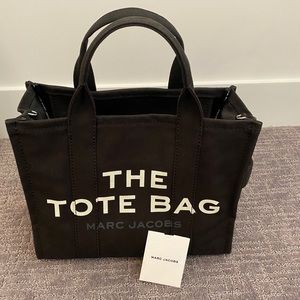 MarcJacobs The Tote Bag Small